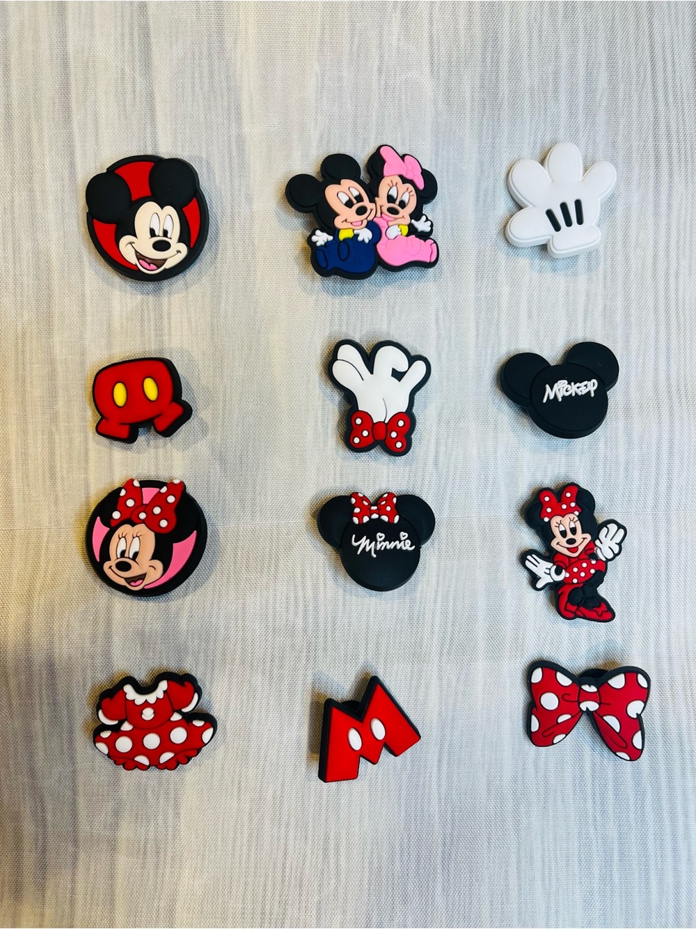 Minnie & Mickey Disney Shoe Charms 
12 pc
